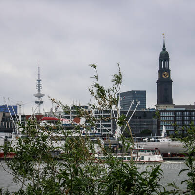 unbenannt 0061 400x400 - Der Hafen von Hamburg mit ohne Sonnenschein