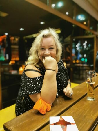 WIR SIND OXMOX: Heidi, Nasrin & Toni