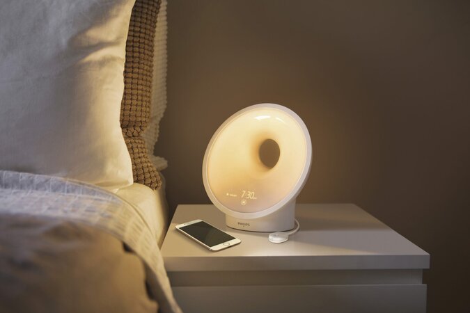 philips connected sleep and wake up light hf3671 01 lifestyle05 hs cl 20200827.download 675x450 - OXMOX Geschenkespecial