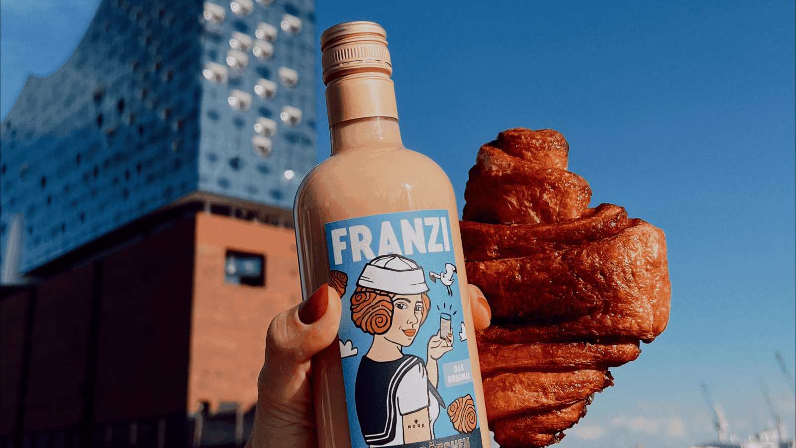 Franzi Zuckrig-zimtig, süß und möglichst klebrig – der Stolz unserer wundervollen Hansestadt und weltweit geliebt: Das Franzbrötchen!