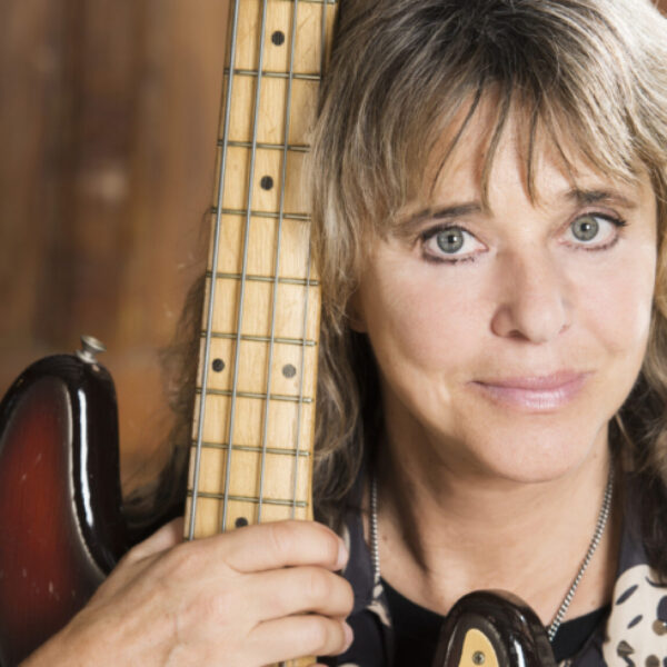 Suzi-Quatro-TinaK_6666-scaled_730x490_acf_cropped (1)